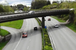 OPASAN INCIDENT NA PUTU: Vozač vozio u kontrasmeru kod Batajnice!(VIDEO)