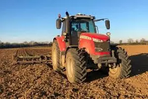 Drama na putu kod Varvarina zbog neispravnog traktora(VIDEO)