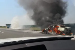 Požar na Bubanj Potoku uništio luksuzni BMW(VIDEO)