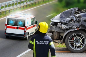 Teška saobraćajna nezgoda u Kruševcu: Sudarili se Mercedes i kamion na Jasičkom putu