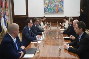 Predsednik Vučić razgovarao sa ambasadorima Kvinte o situaciji na Kosovu i Metohiji