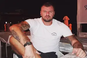Marko Janjušević Janjuš uživa na crnogorskom primorju sa prijateljima