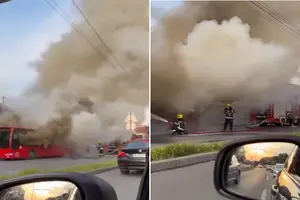 Iznenadni požar autobusa na Kragujevačkom putu,vatrogasci na intervenciji(VIDEO)