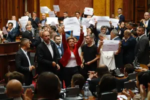 Skupština Srbije blokirana: Opozicija protiv povećanja penzija i pomoći majkama